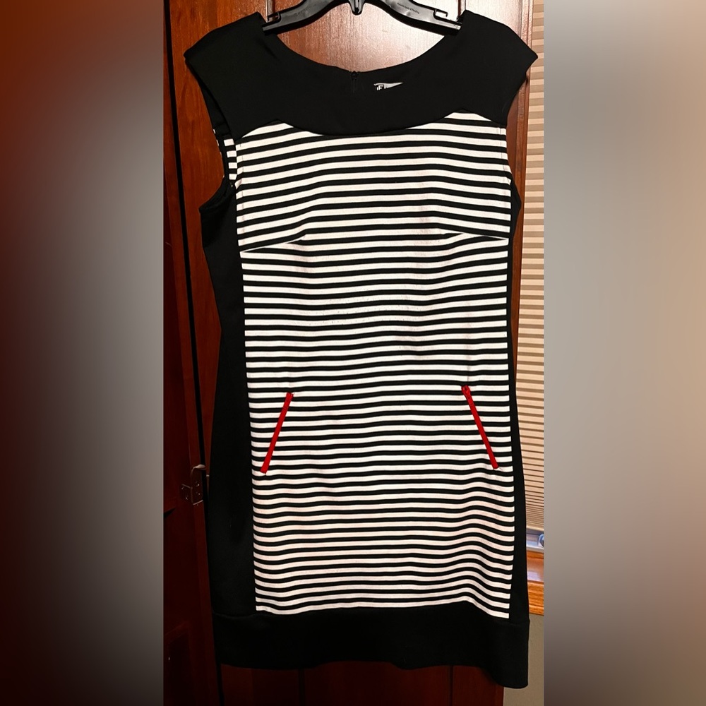 Leslie Fay Elegant Black Dress w/Red Accent